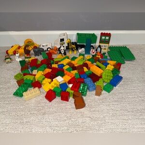 3.6 LB lot Lego Duplo ft Zoo sets and random pieces
